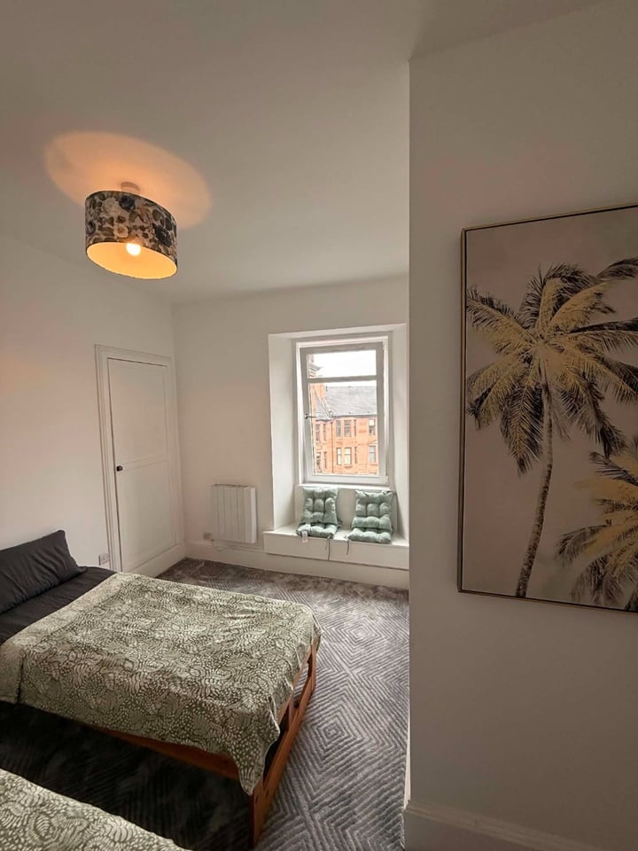 1 Bed Flat, Plean St, G14 photo 2