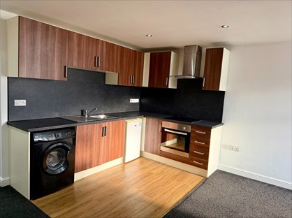 Studio Flat, Empire House, DN1