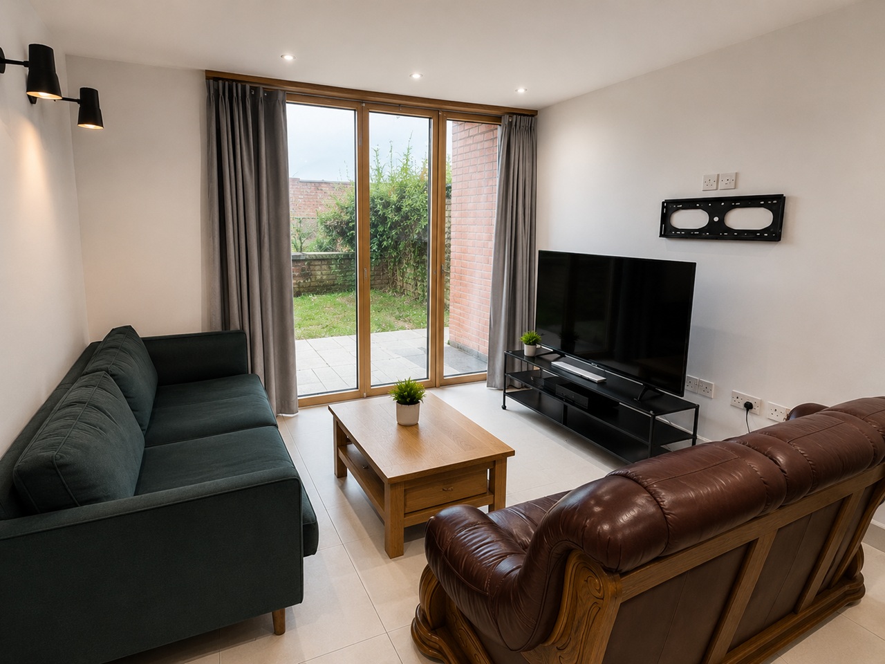 Studio Flat, Tideswell House, S5