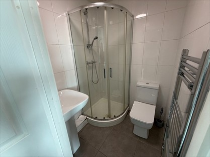Studio Flat, Young Street, DN1