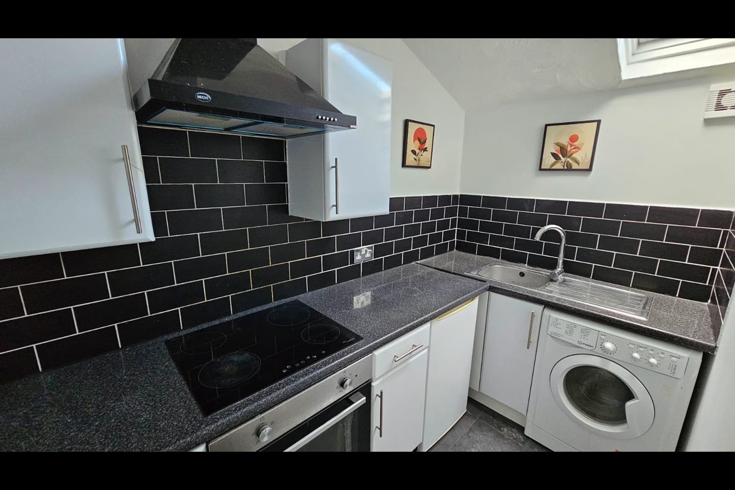 Studio Flat, Birch Polygon, M14 photo 5