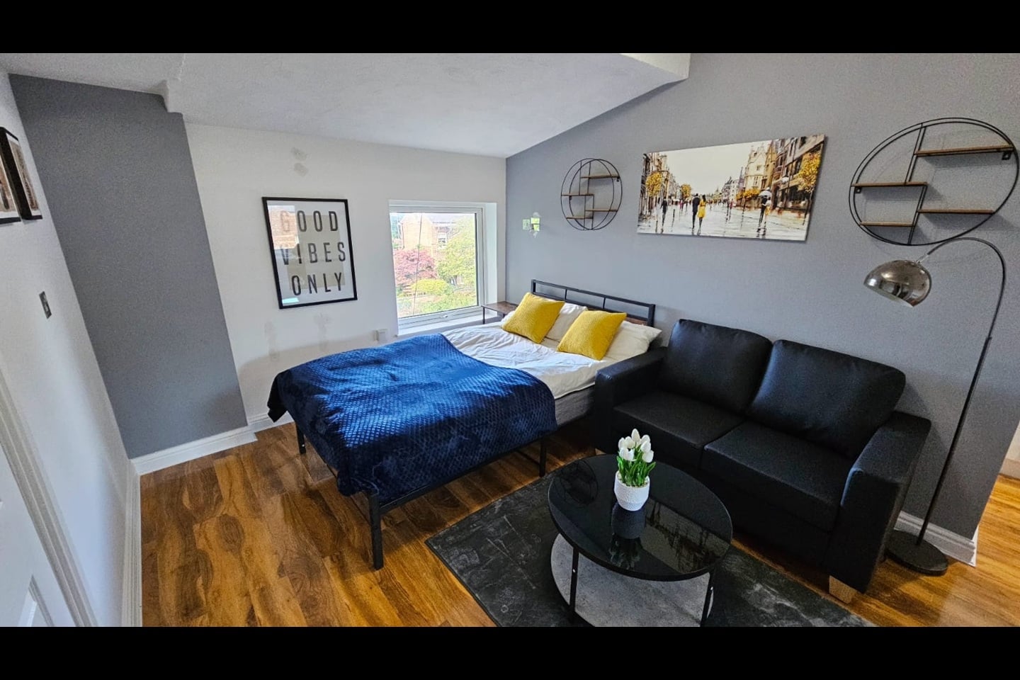 Studio Flat, Birch Polygon, M14 photo 3