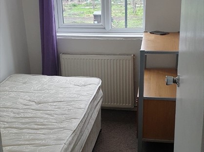 4 Bed Terraced House, Ruckholt Close, E10