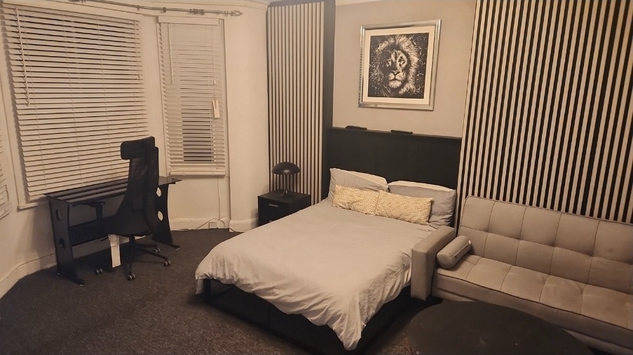 Room in a Shared House, Lancaster Road, W11