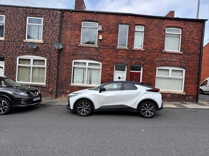 3 Bed Terraced House, Cheapside, M24