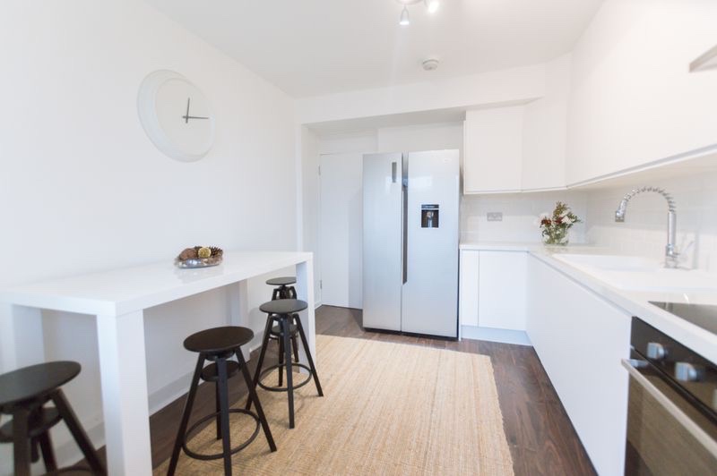 4 Bed Flat, Pendennis House, SE8 photo 2