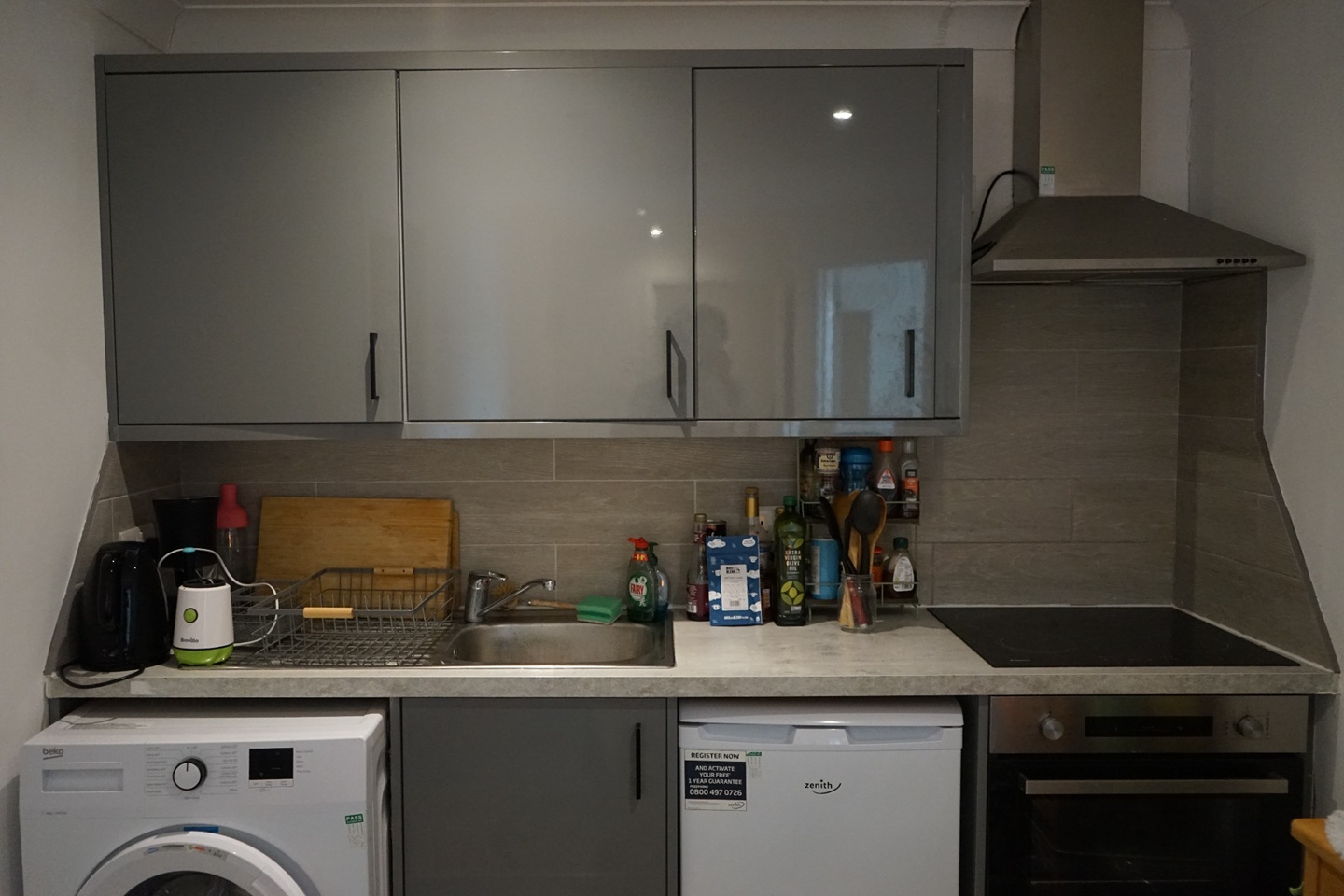 2 Bed Flat, West Street, BN1 photo 4