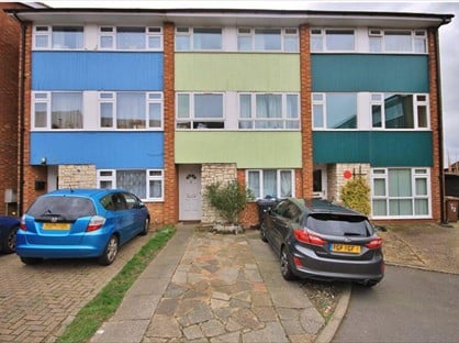 6 bed room for rent in Room in a Shared House, Queens Drive, GU2