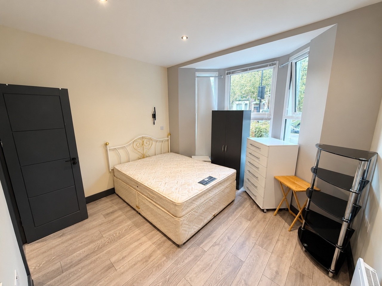 Studio Flat, Arthur Road, N7 photo 4