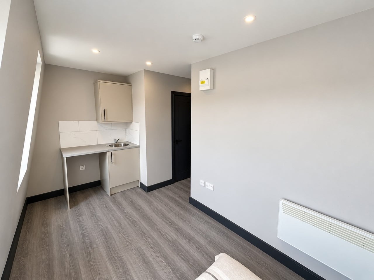 Studio Flat, Arthur Road, N7 photo 2