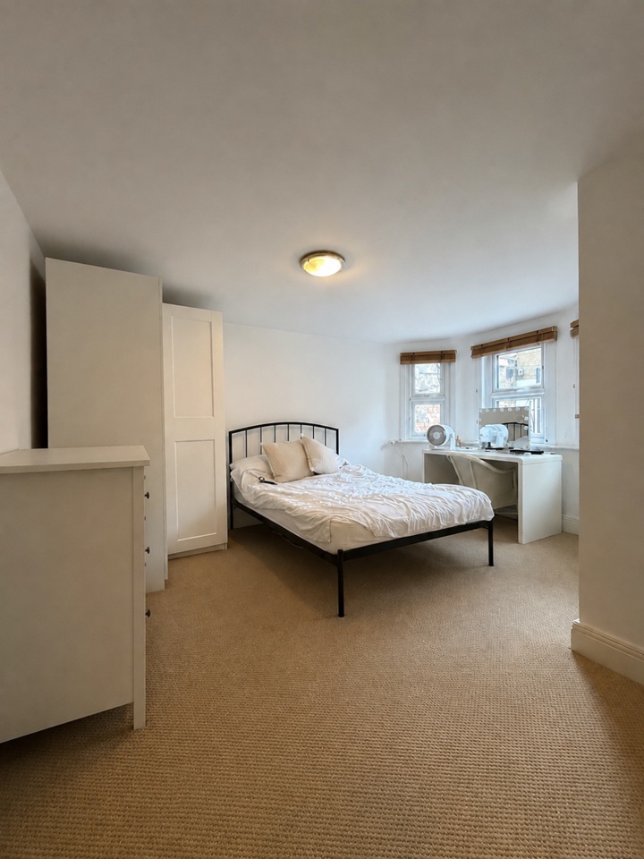 2 Bed Flat, Monnery Road, N19 photo 2