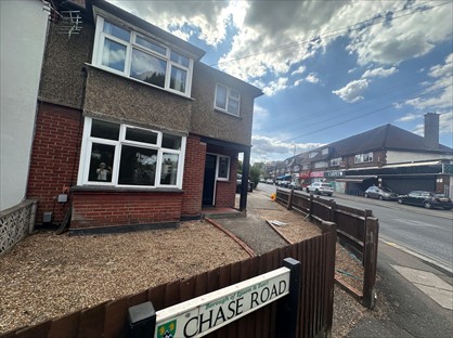 Room in a Shared House, Chase Road, KT19