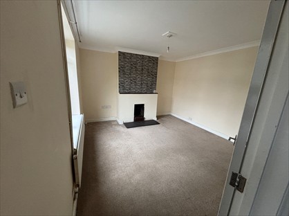 3 bed semi-detached house for rent in 3 Bed Semi-Detached House, Hawthorn Avenue, SN2