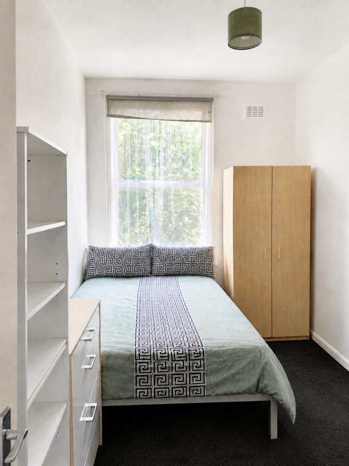 2 Bed Flat, Chippenham Road, W9 photo 3