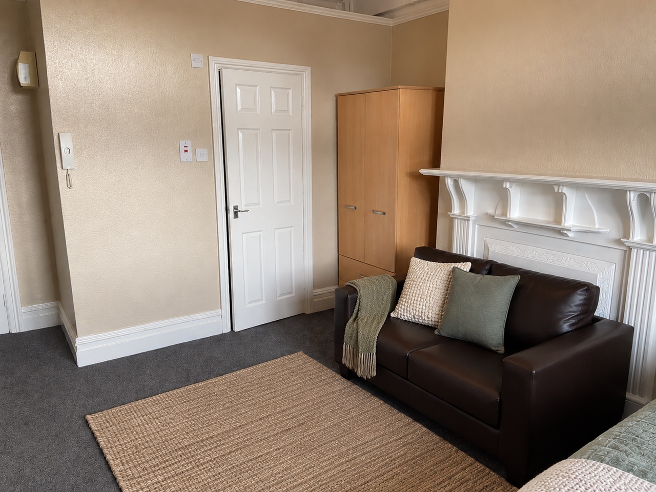 Studio Flat, Redland Road, BS6 photo 4