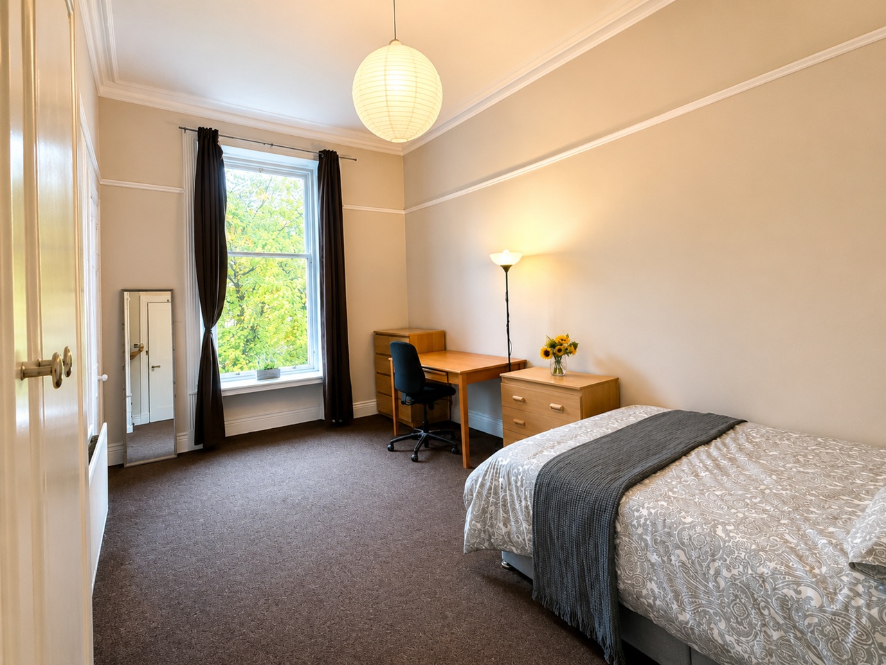 4 Bed Flat, Wilton St, G20 photo 5