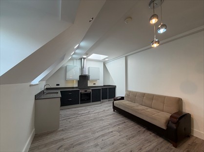 1 Bed Flat, Queens Court, EN8