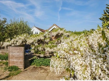 Studio Flat, Pipers End, SG14