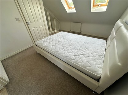 Room in a Shared House, Hexagon Close, M9