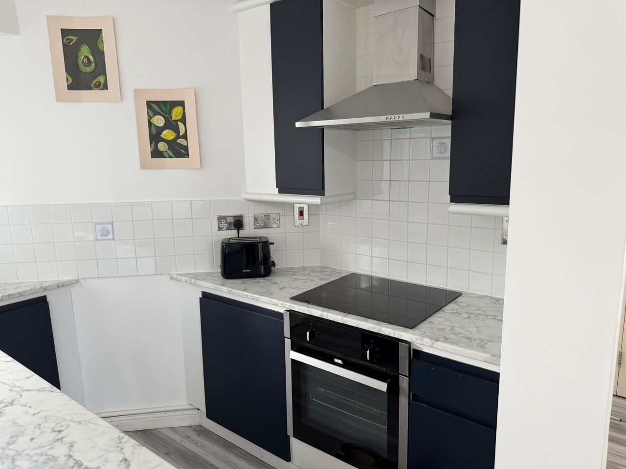 2 Bed Flat, Regents Riverside, RG1 photo 2