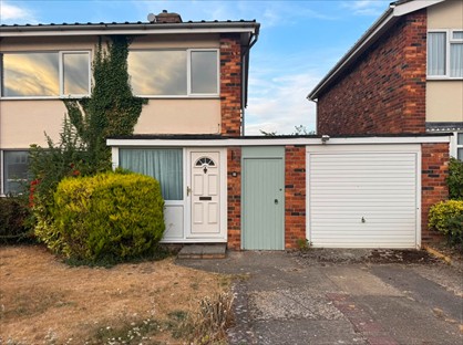 3 Bed Semi-Detached House, Poplar Drive, SG8