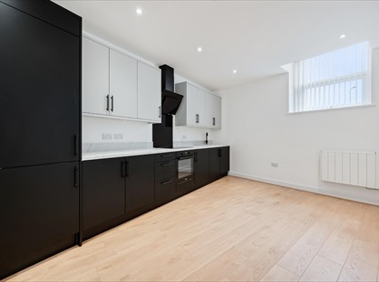 2 Bed Flat, Taylor St, SK15