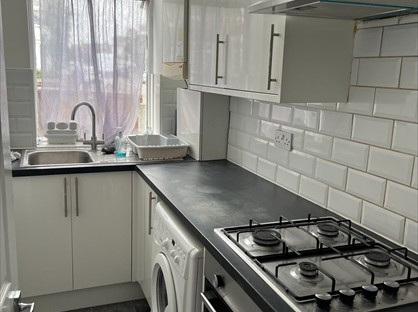 2 Bed Flat, Birkbeck Road, IG2