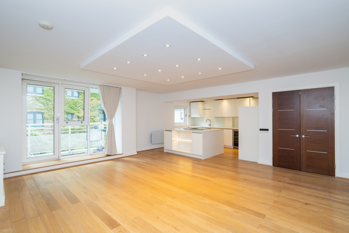 3 Bed Flat, Mill Street, SE1 photo 5