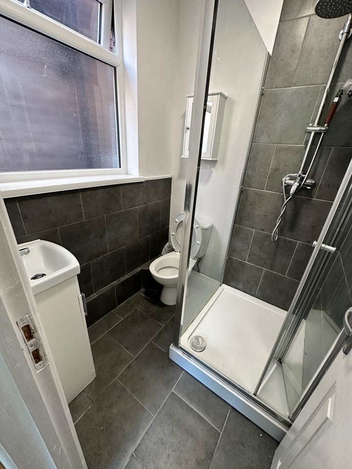 Room in a Shared House, King St, NG9 photo 3