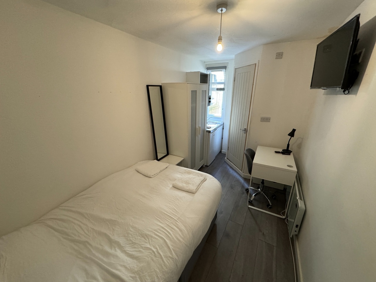 Studio Flat, Bedford Place, BN1