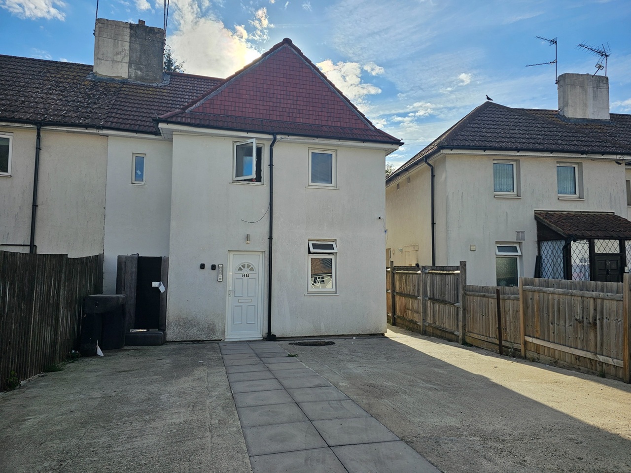 Studio Flat, Durand Way, NW10