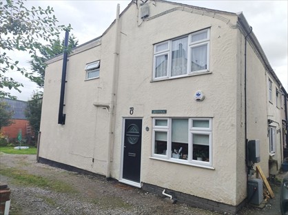 2 Bed Terraced House, Lambs Lane, CH7