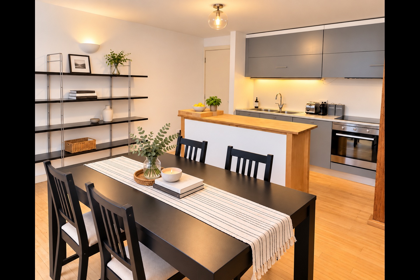 3 Bed Flat, Electric Wharf, CV1 photo 2