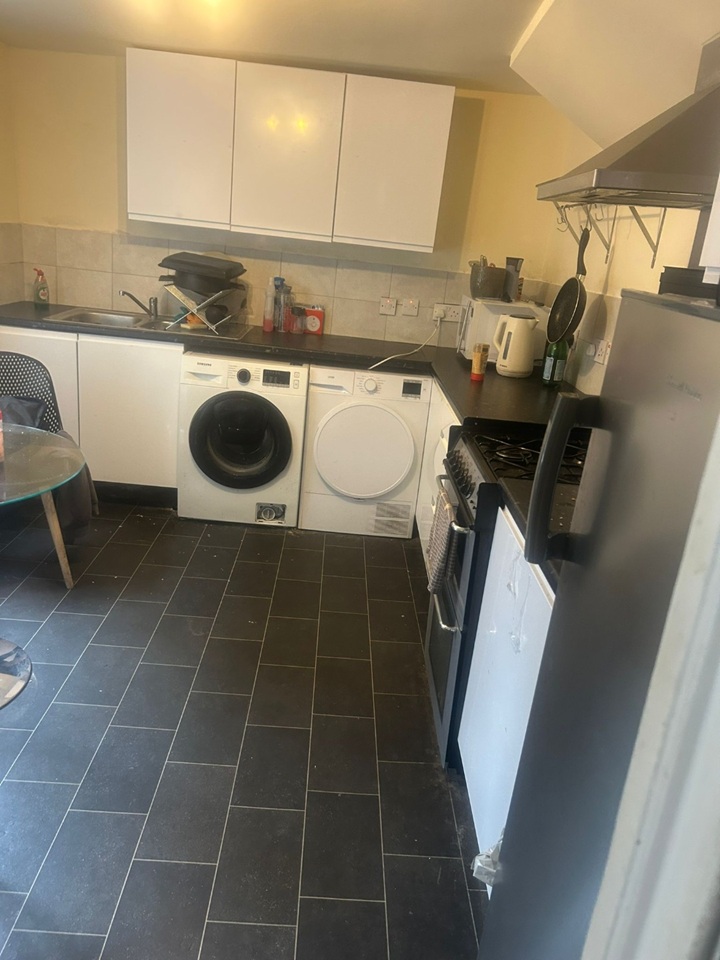 Room in a Shared House, Pellerin Road, N16