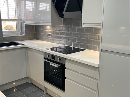 2 Bed Maisonette, Balmoral Drive, UB4