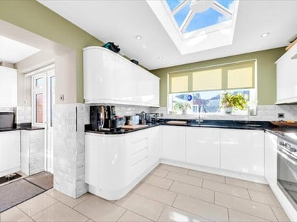 3 Bed Semi-Detached House, Sutcliffe Road, DA16