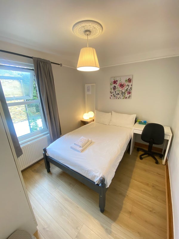 3 Bed Flat, Stangate, SE1