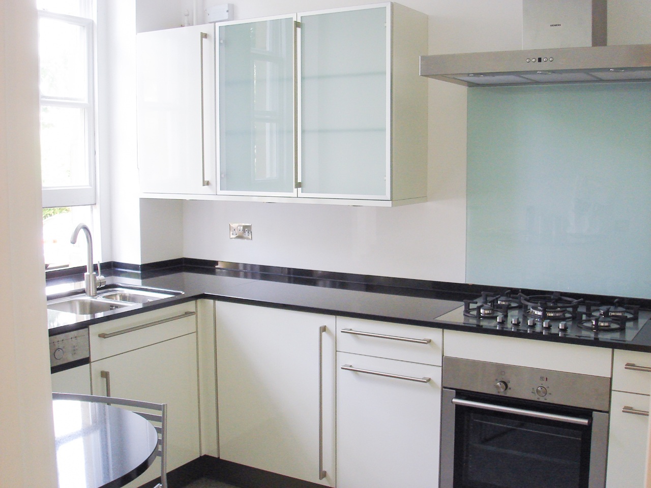 1 Bed Flat, Sheffield Terrace, W8 photo 5