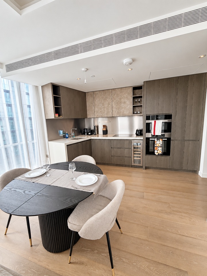 3 Bed Flat, Carnation Way, SW8 photo 3