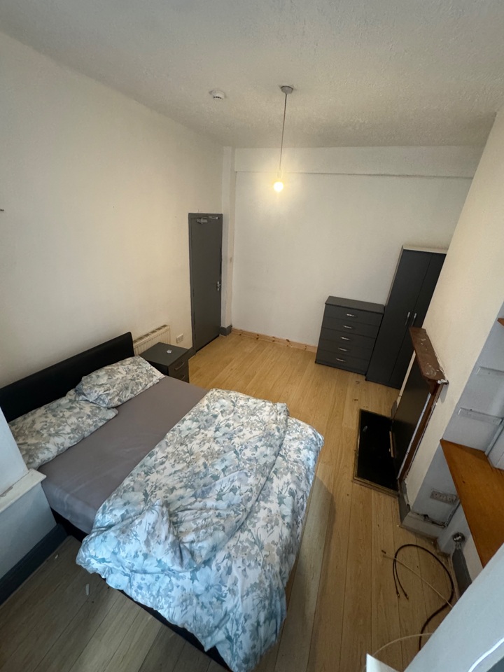 Room in a Shared House, Douglas Road, B21