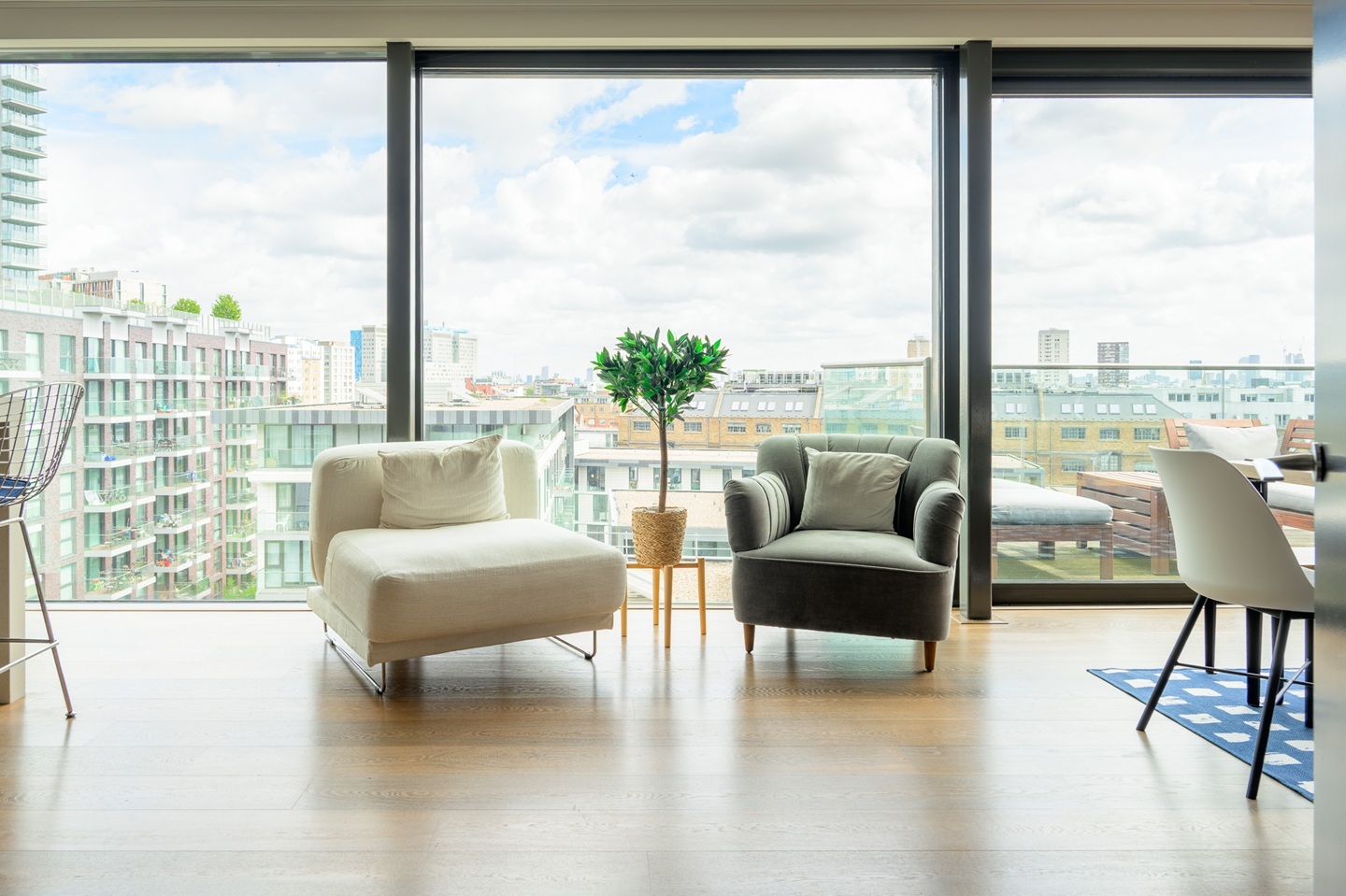 3 Bed Penthouse, Leman Street, E1