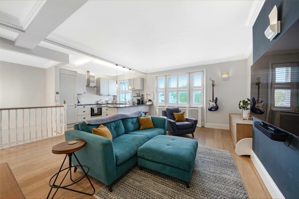 3 Bed Flat, King Henrys Road, NW3