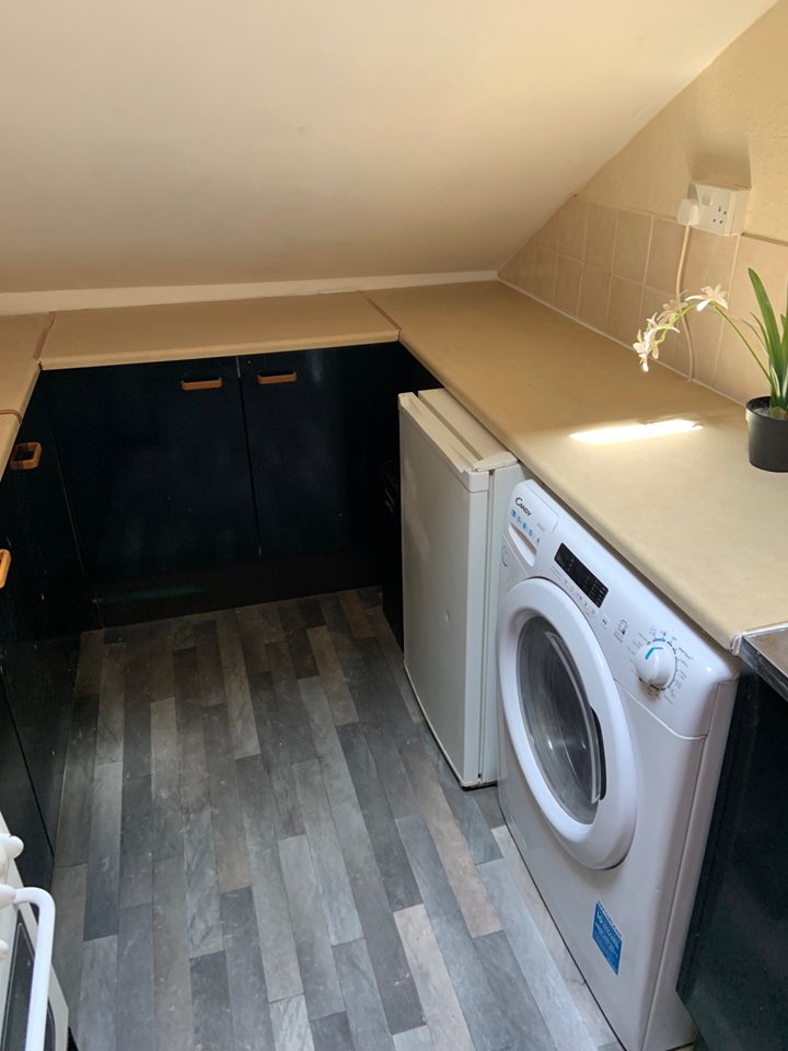 1 Bed Flat, Broad Road, B27 photo 4