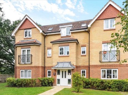 2 Bed Flat, St Dominic Close, GU14