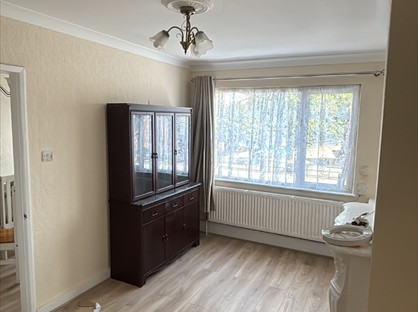 2 Bed Flat, Rainham Road South, RM10