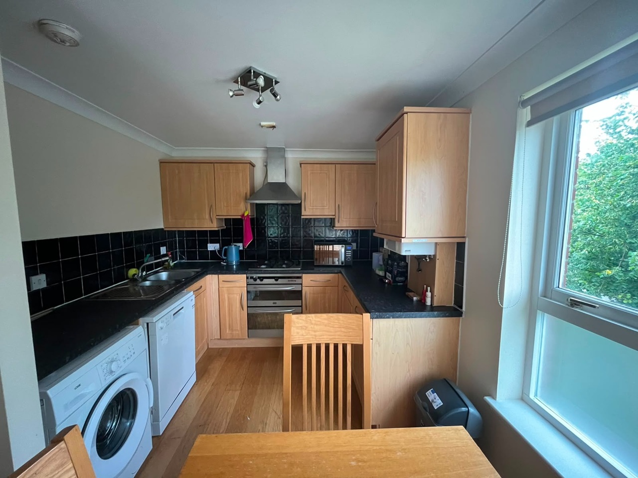 2 Bed Flat, Strathblane Gardens, G13 photo 2