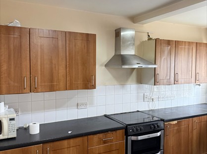 3 bed detached house for rent in 3 Bed Detached House, Walton Road, E12