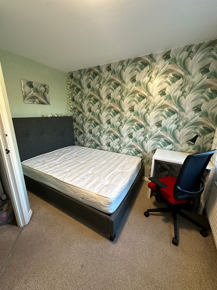 Room in a Shared House, Hexagon Close, M9 photo 2