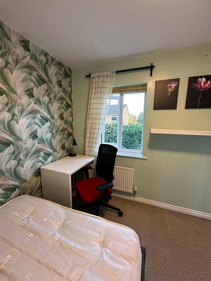 Room in a Shared House, Hexagon Close, M9 photo 4