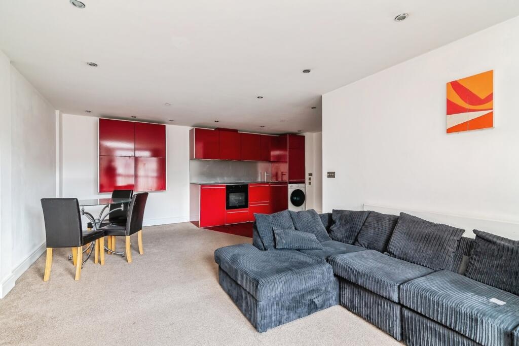 2 Bed Flat, The Ropewalk, NG1 photo 2